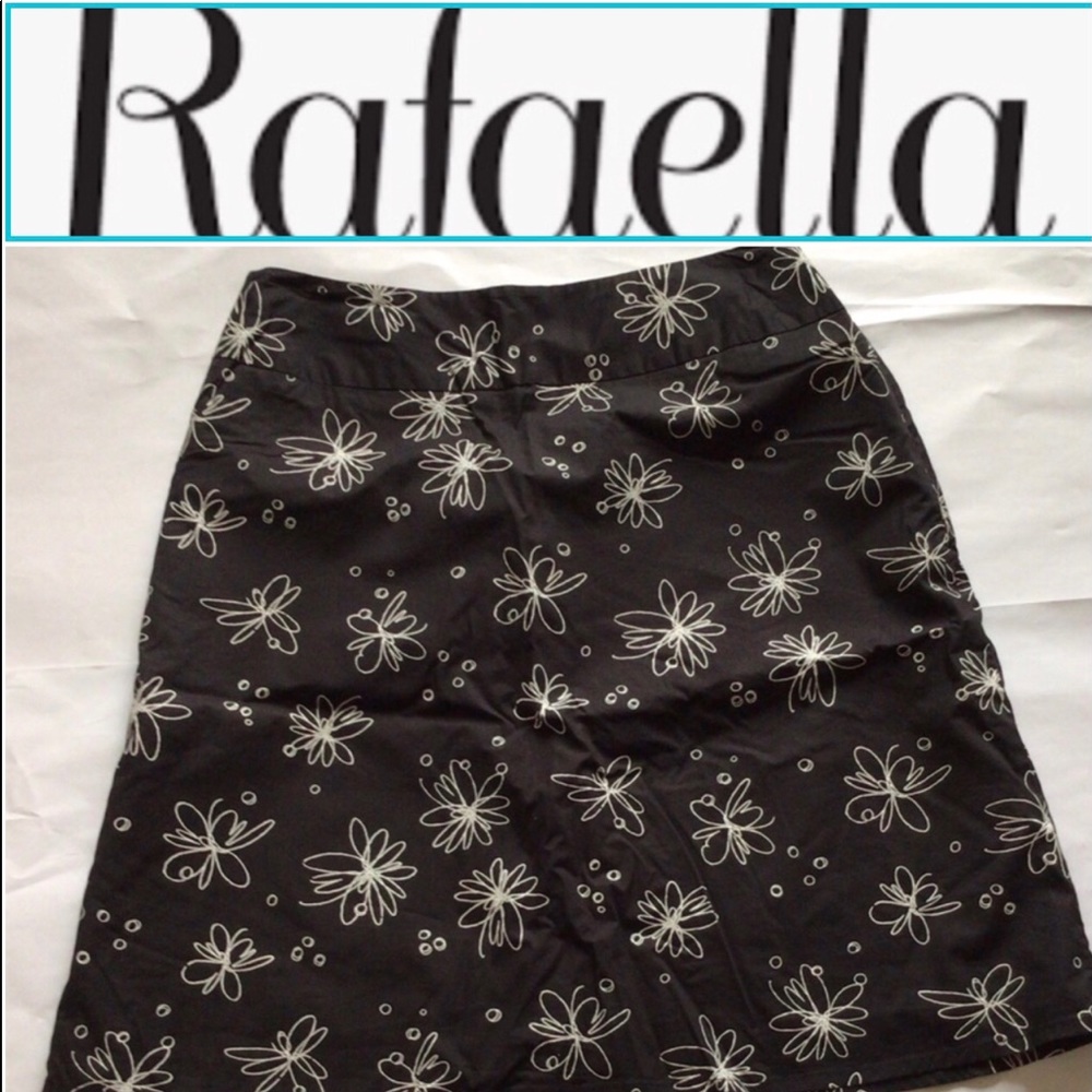 FUN!!  EUC Rafaella floral print skirt size 12